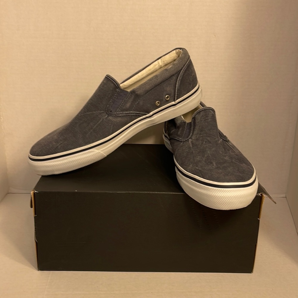 Sperry striper slip on navy